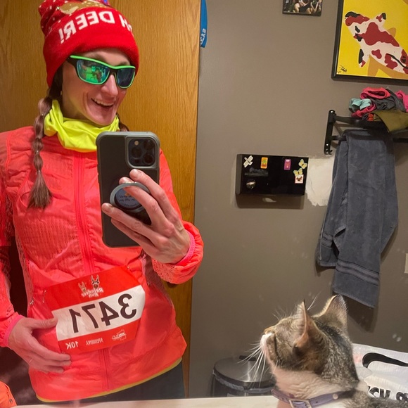 Meet your Posher, Cassandra - Picture 2 of 2